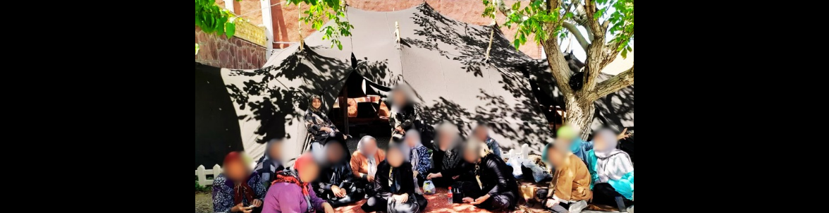 اردو اقامتگاه بومگردی عمارت سنگسری ها